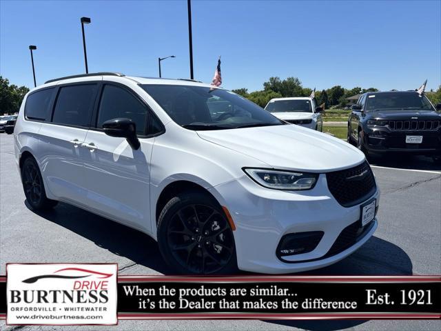 new 2024 Chrysler Pacifica car, priced at $48,955