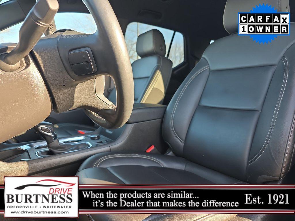 used 2023 Chevrolet Traverse car, priced at $31,804