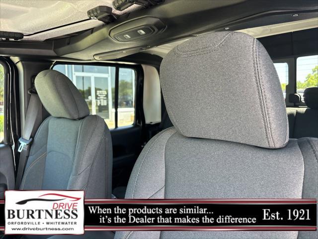 new 2024 Jeep Gladiator car, priced at $43,980