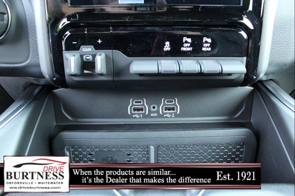 new 2025 Ram 1500 car, priced at $52,280