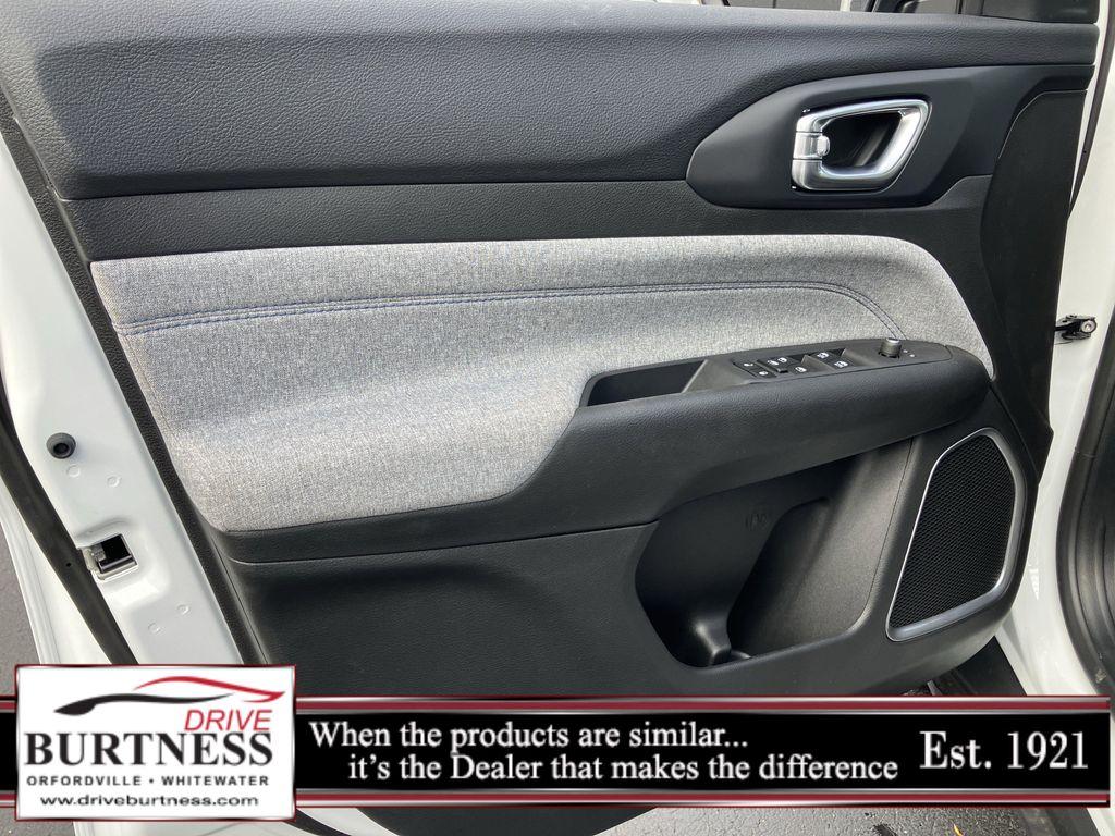 new 2025 Jeep Compass car, priced at $27,510