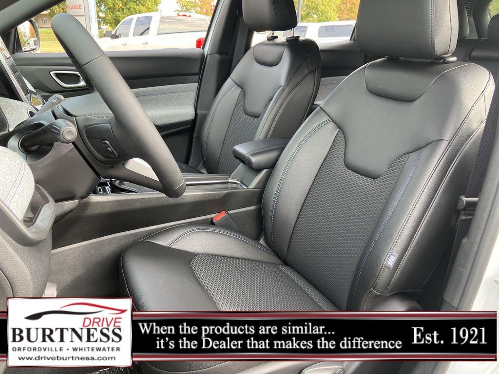 new 2025 Jeep Compass car, priced at $27,510