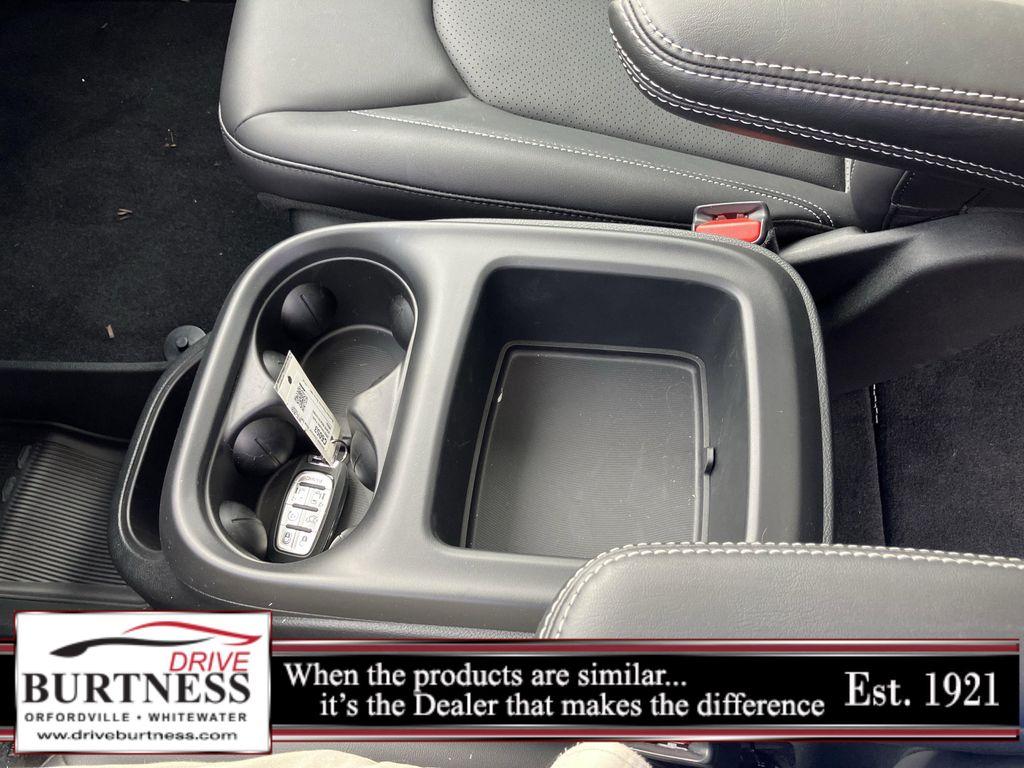 new 2026 Chrysler Pacifica car, priced at $42,944