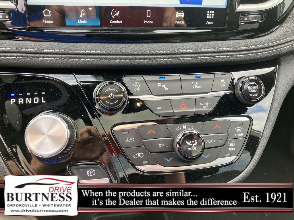 new 2026 Chrysler Pacifica car, priced at $42,944