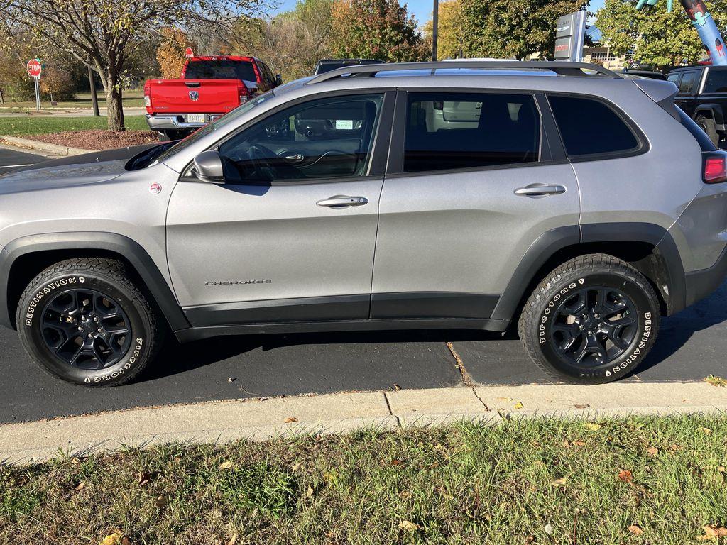 used 2020 Jeep Cherokee car, priced at $17,988
