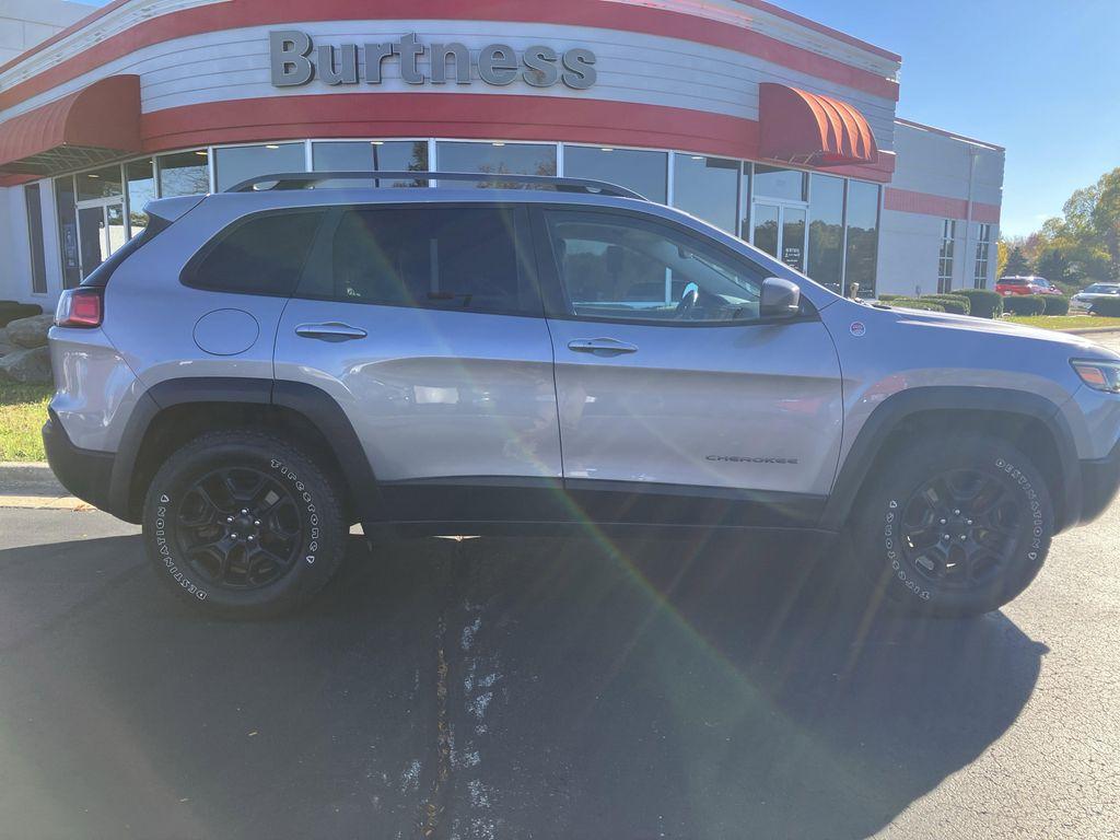 used 2020 Jeep Cherokee car, priced at $17,988