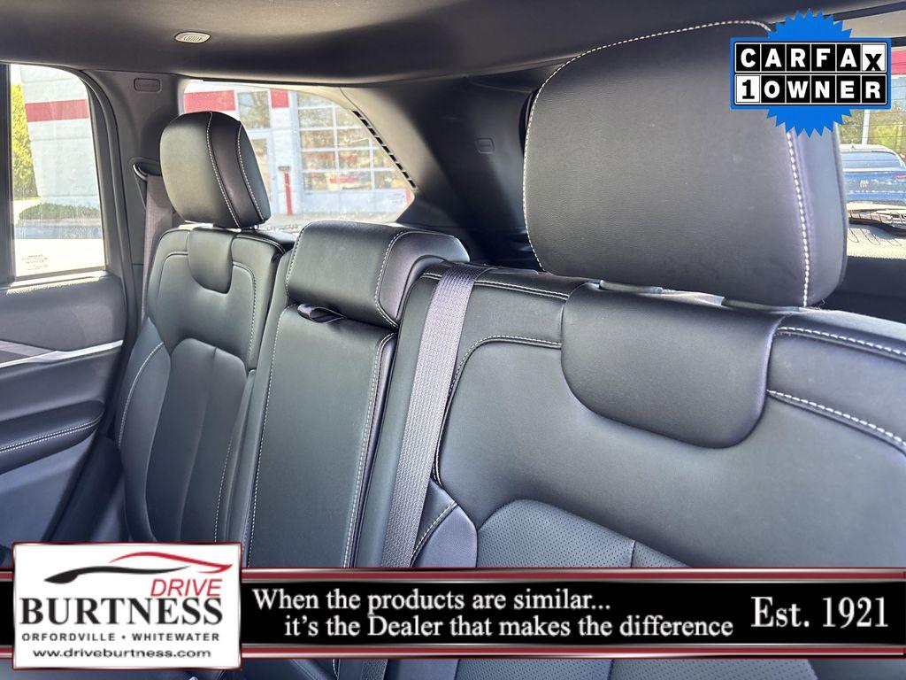 used 2024 Jeep Grand Cherokee car, priced at $39,000