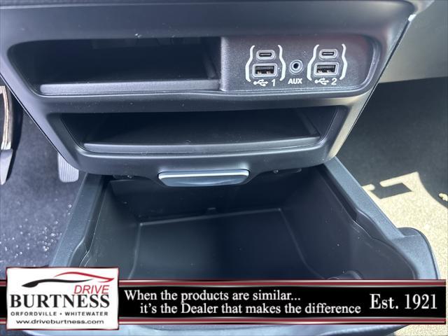new 2025 Chrysler Pacifica car, priced at $44,668