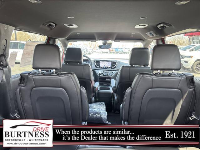 new 2025 Chrysler Pacifica car, priced at $44,668