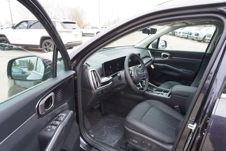 new 2025 Kia Sorento car, priced at $34,156