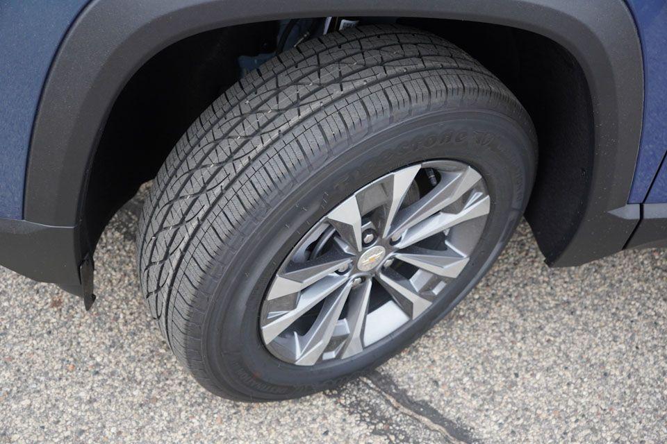 new 2026 Chevrolet Equinox car, priced at $26,995