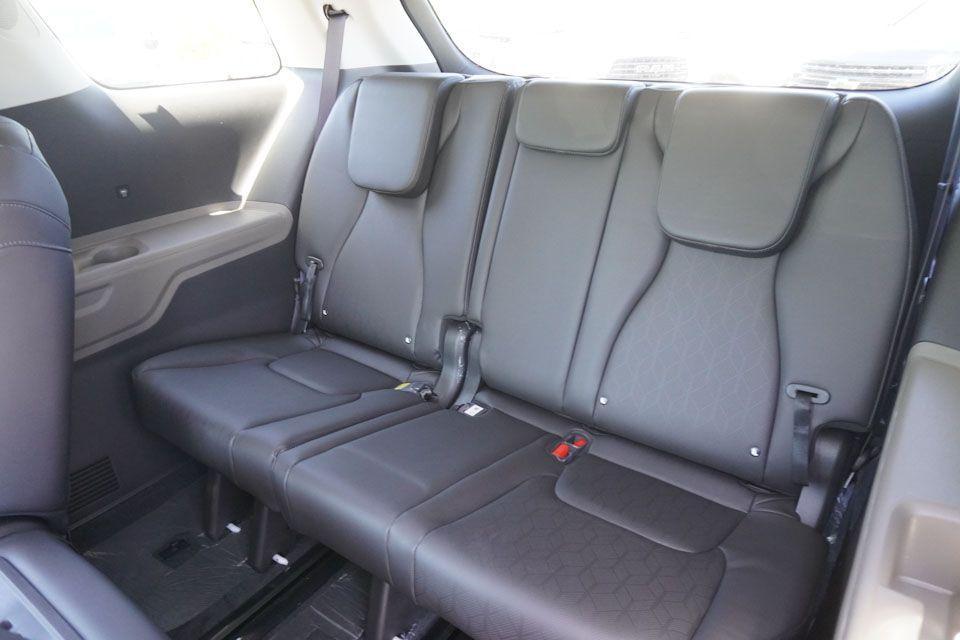 new 2025 Kia Carnival car, priced at $37,801