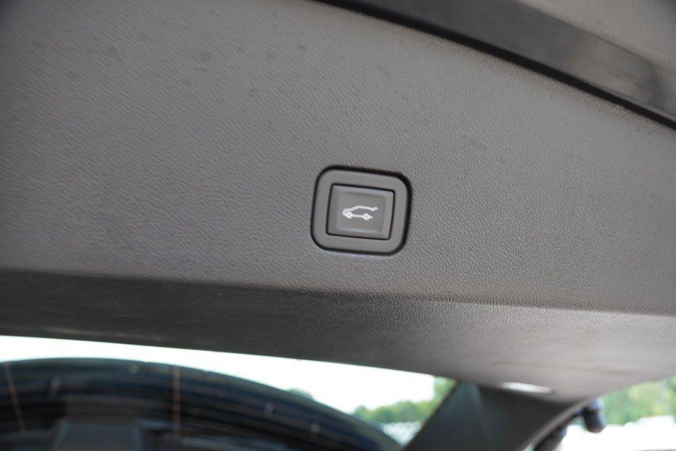 used 2023 Cadillac XT6 car, priced at $43,546