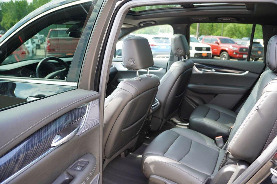 used 2023 Cadillac XT6 car, priced at $43,546