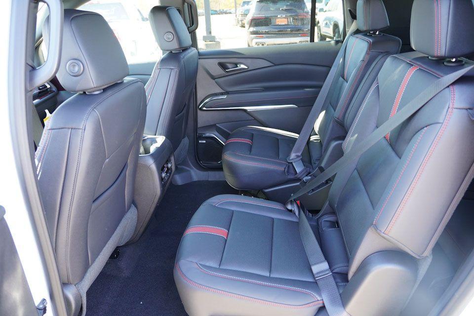 new 2026 Chevrolet Traverse car, priced at $57,560