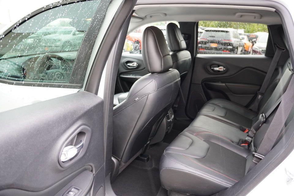 used 2022 Jeep Cherokee car, priced at $27,999