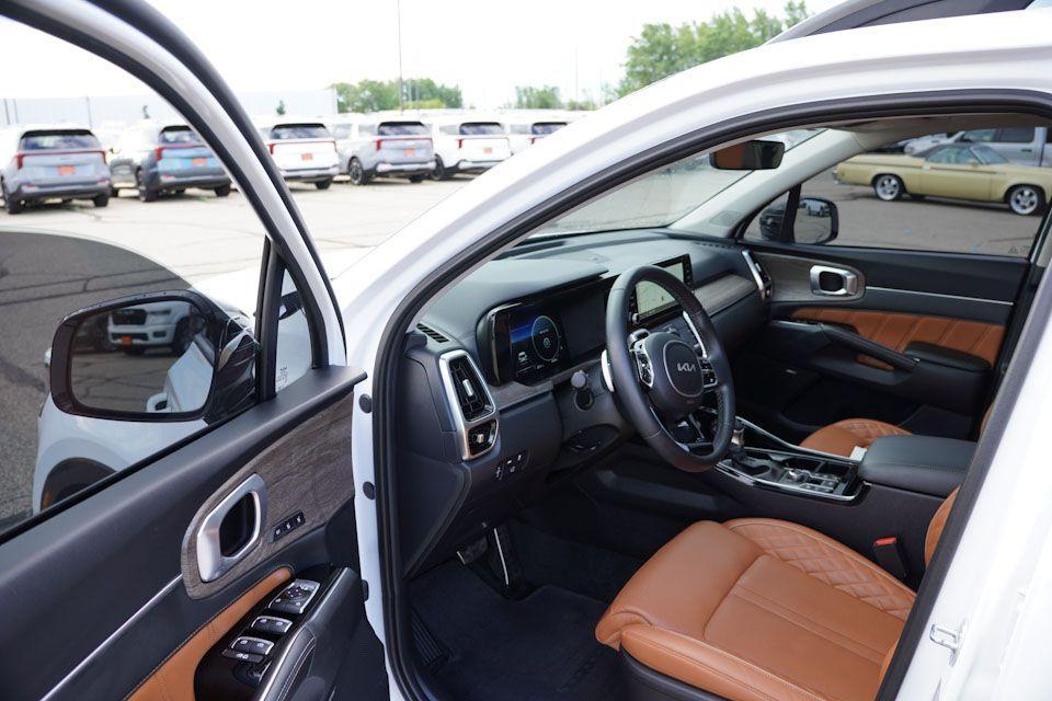 used 2022 Kia Sorento car, priced at $32,236