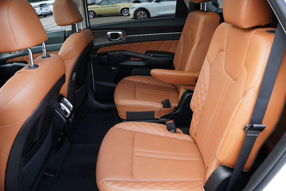 used 2022 Kia Sorento car, priced at $32,236