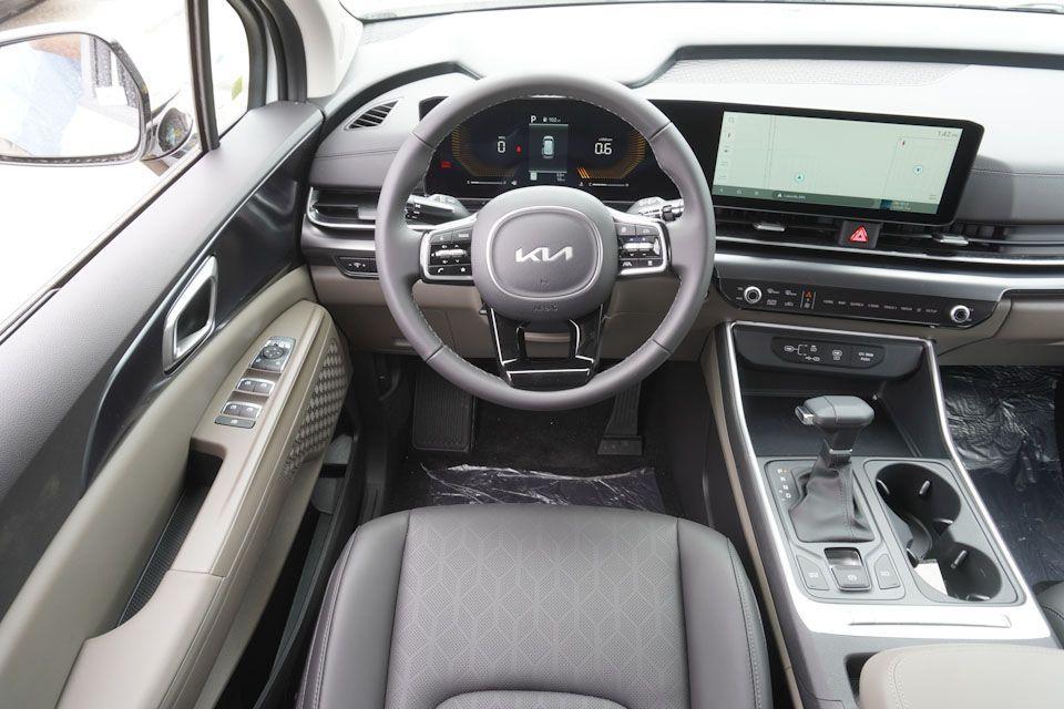 new 2025 Kia Carnival car, priced at $37,801