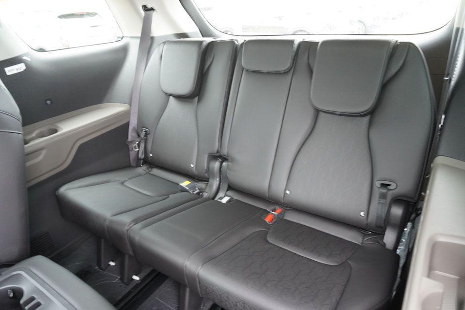 new 2025 Kia Carnival car, priced at $37,801