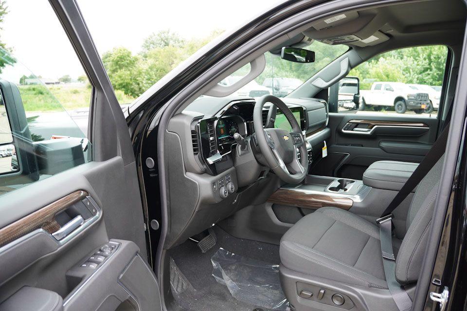 new 2025 Chevrolet Silverado 3500 car, priced at $59,435