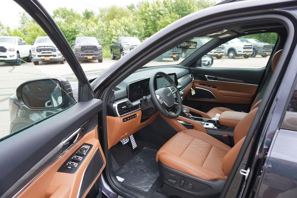 new 2025 Kia Telluride car, priced at $49,661