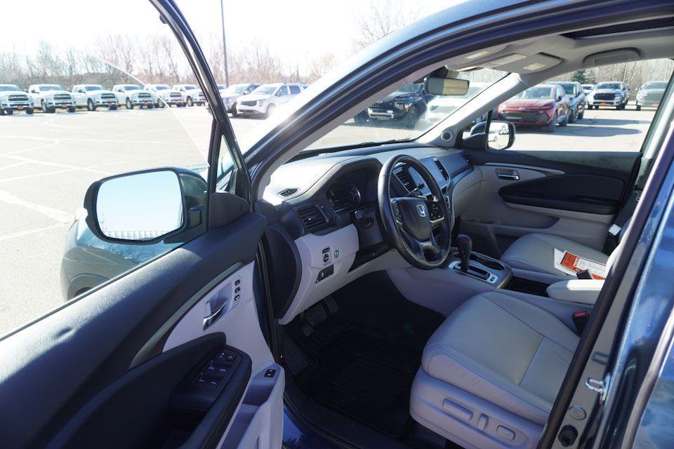 used 2019 Honda Pilot car, priced at $27,237