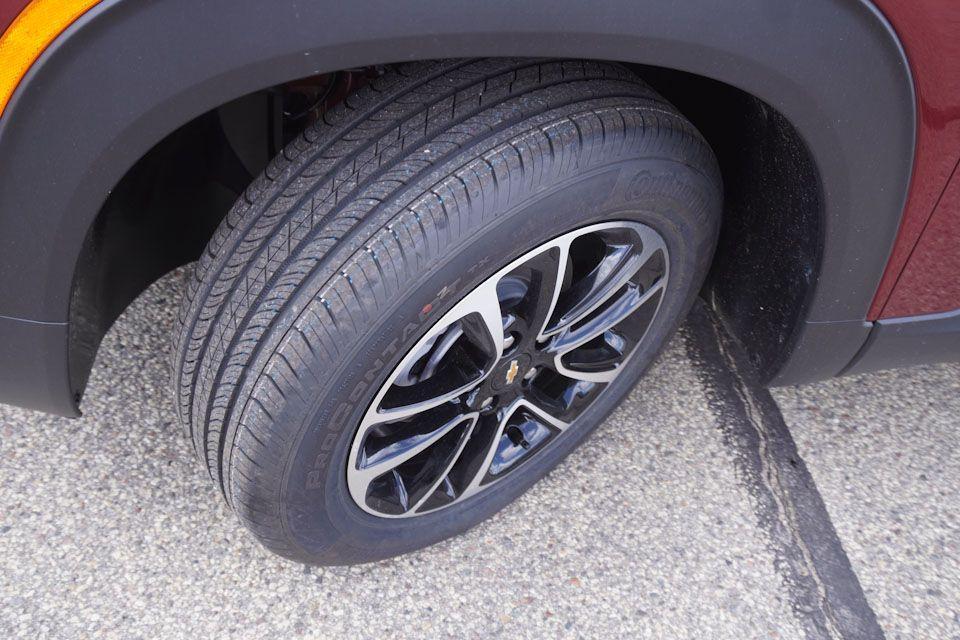 new 2025 Chevrolet TrailBlazer car, priced at $24,280