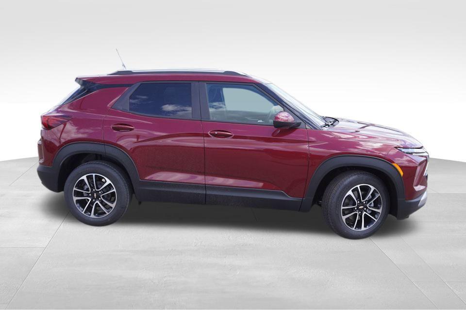 new 2025 Chevrolet TrailBlazer car, priced at $23,880