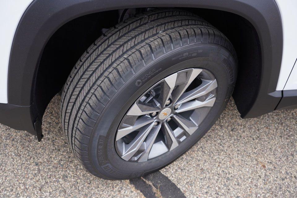 new 2026 Chevrolet Equinox car, priced at $29,840