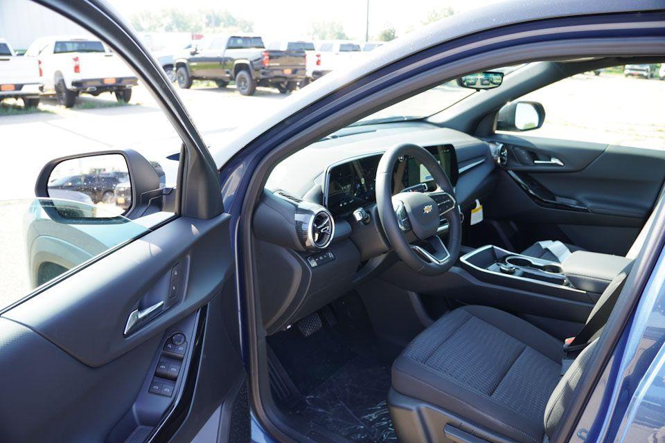 new 2026 Chevrolet Equinox car, priced at $30,435