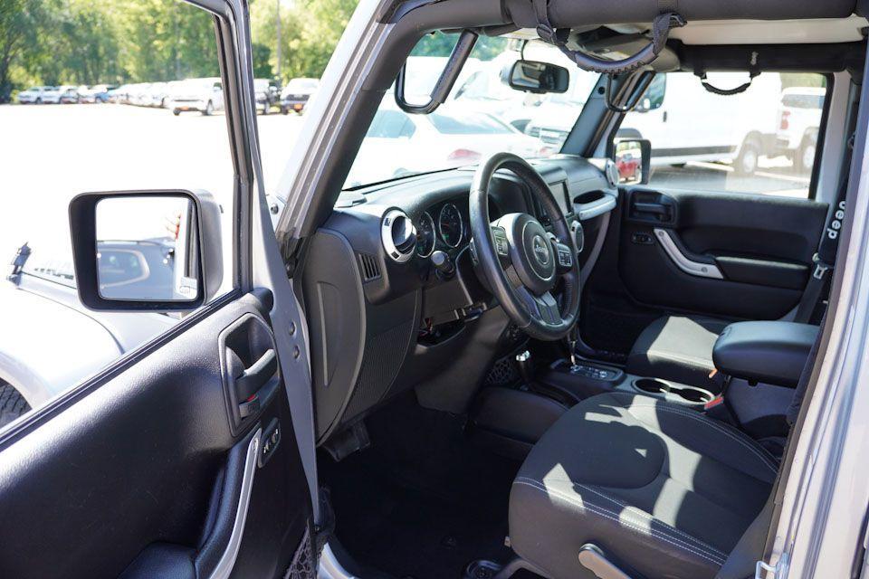 used 2015 Jeep Wrangler Unlimited car, priced at $22,996