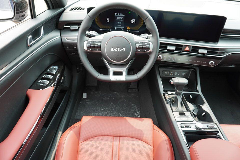 new 2025 Kia K5 car, priced at $30,251