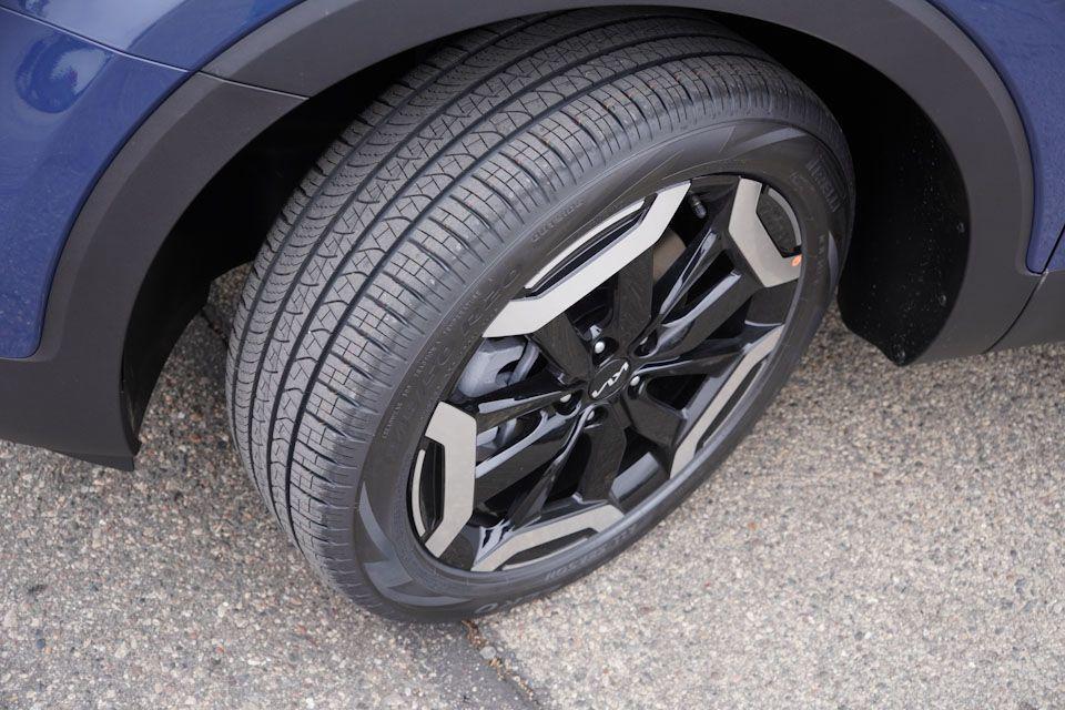 new 2025 Kia Telluride car, priced at $40,070