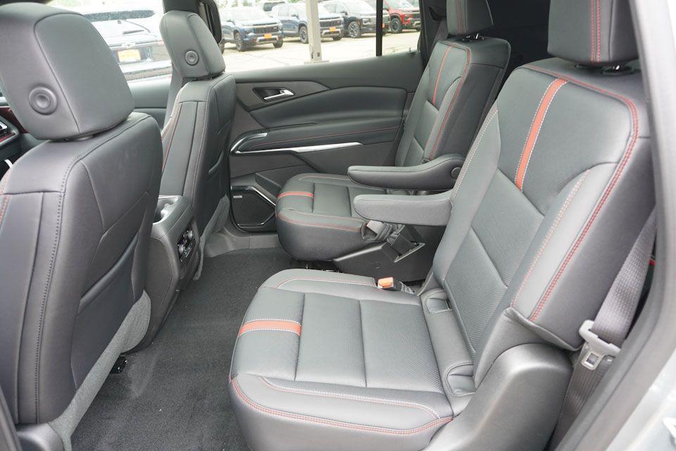 new 2025 Chevrolet Traverse car, priced at $56,382