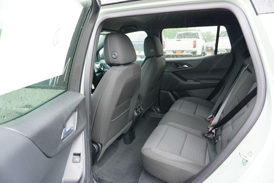 new 2026 Chevrolet Equinox car, priced at $29,990