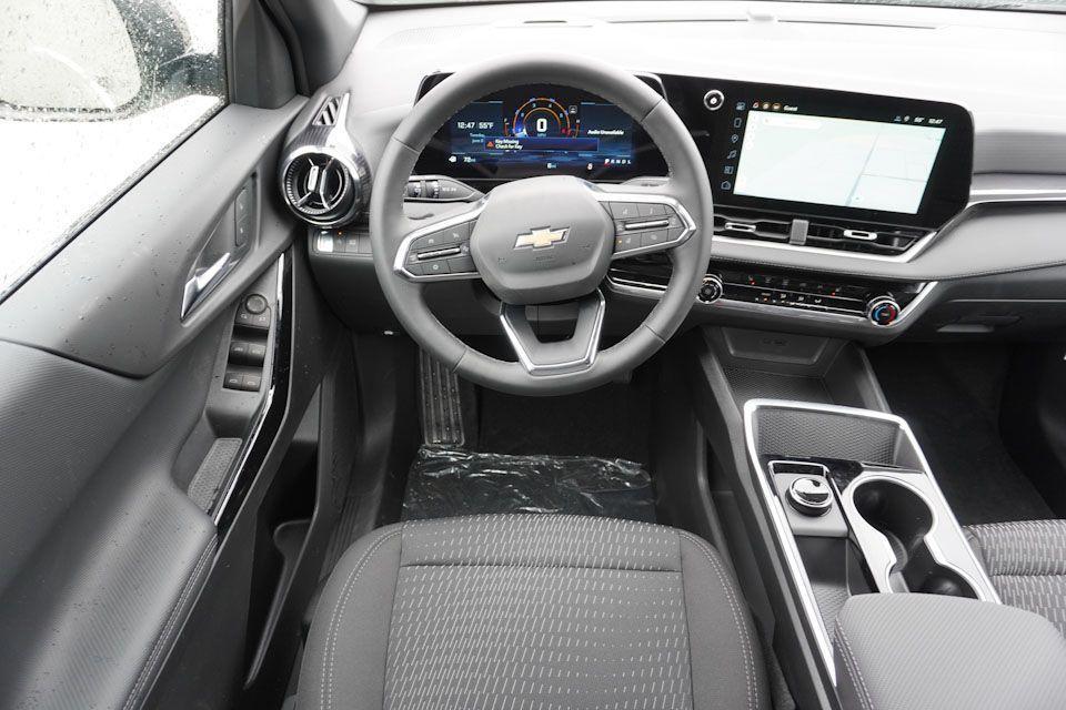 new 2026 Chevrolet Equinox car, priced at $29,990