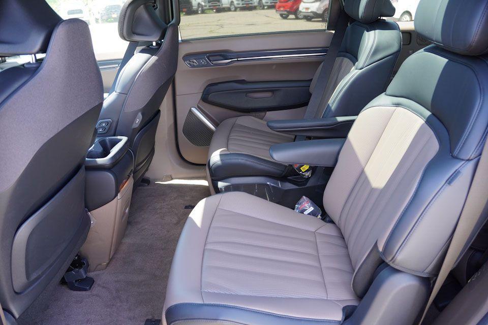new 2026 Kia EV9 car, priced at $67,422