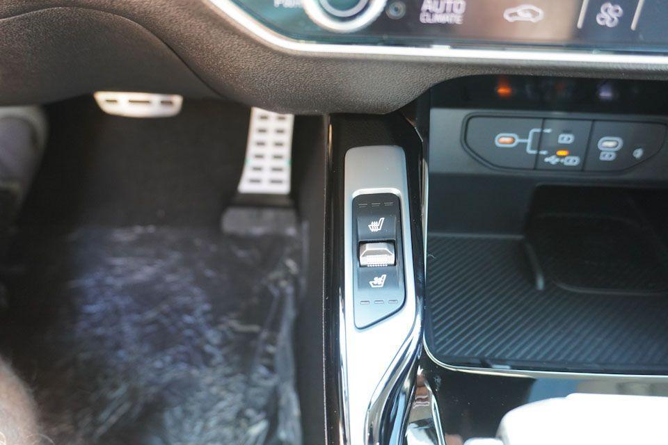 new 2025 Kia Sorento car, priced at $39,086