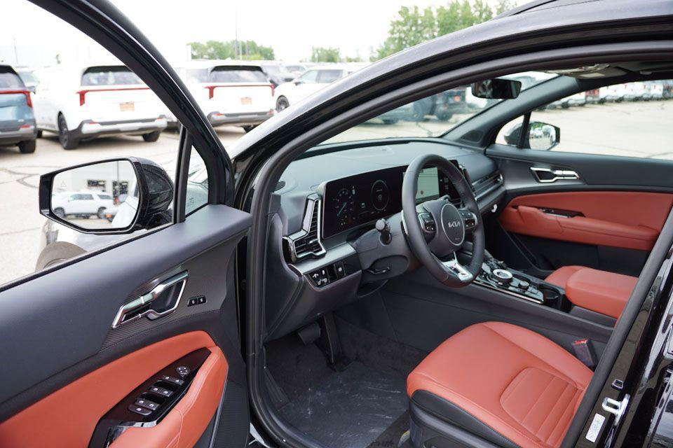 new 2025 Kia Sportage Hybrid car, priced at $35,678