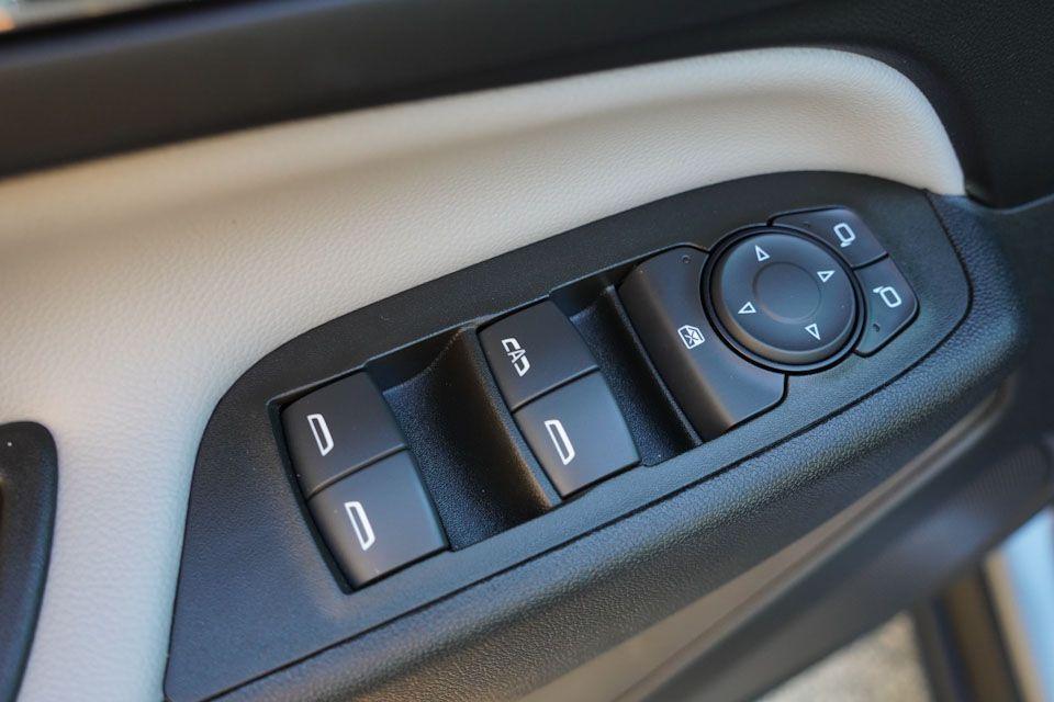 used 2023 Chevrolet Equinox car, priced at $20,999