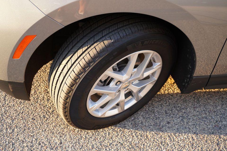 used 2023 Chevrolet Equinox car, priced at $20,999