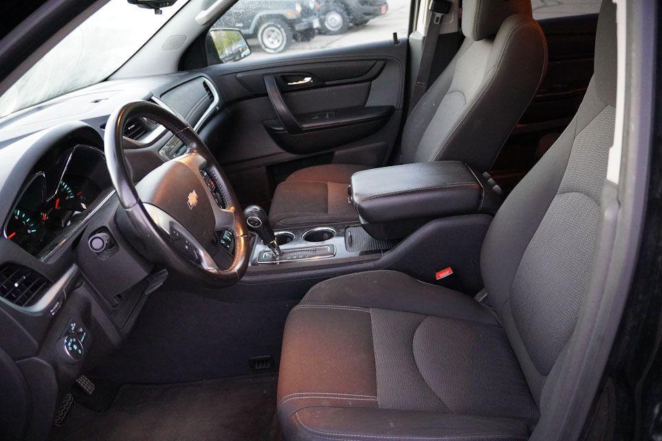 used 2017 Chevrolet Traverse car, priced at $14,445