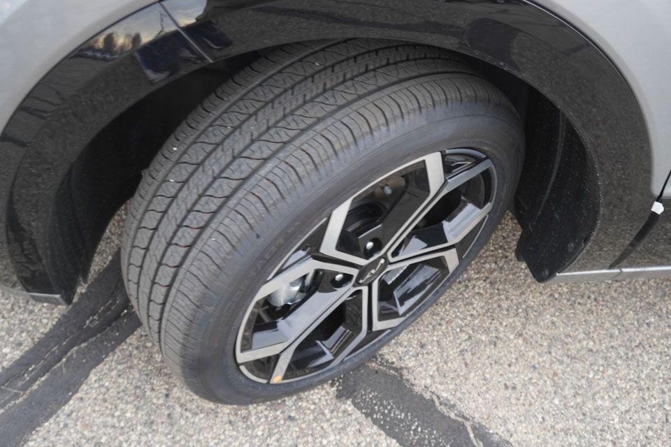 new 2025 Kia Niro car, priced at $30,529