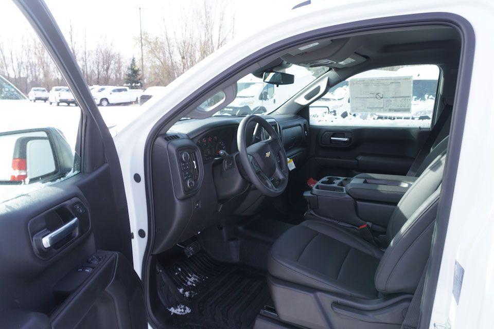 new 2025 Chevrolet Silverado 1500 car, priced at $41,050