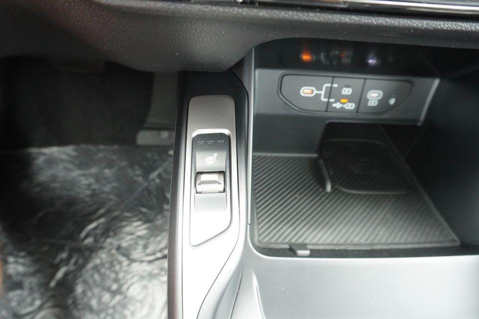 new 2025 Kia Sorento car, priced at $37,762
