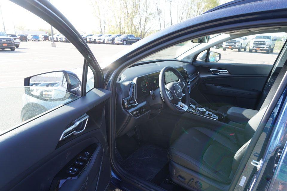 new 2025 Kia Sportage Hybrid car, priced at $32,686