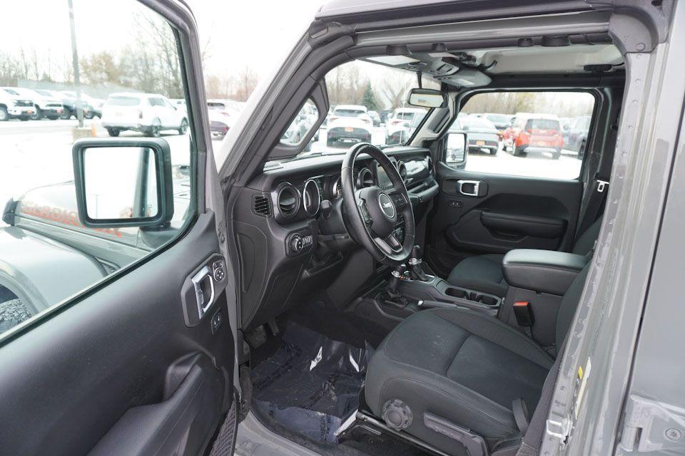 used 2022 Jeep Gladiator car, priced at $30,286