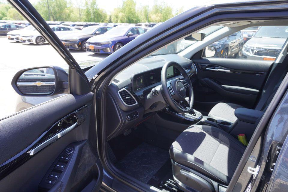 new 2025 Kia Seltos car, priced at $25,438