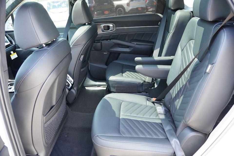 new 2025 Kia Sorento car, priced at $42,280